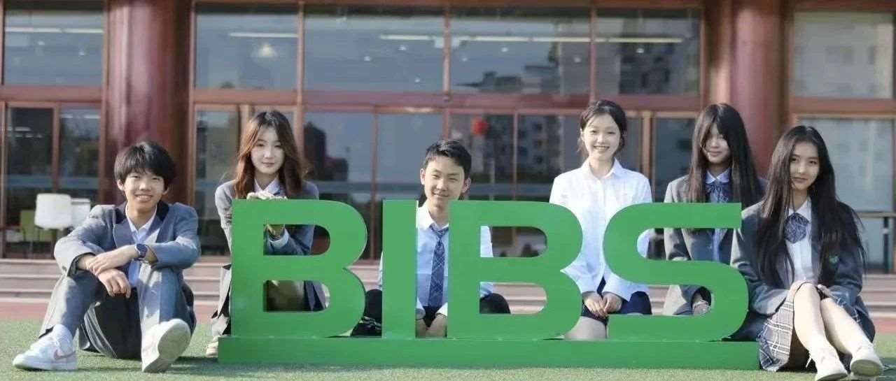 用阅读打开世界之窗|青苗中加学部假期阅读盛宴