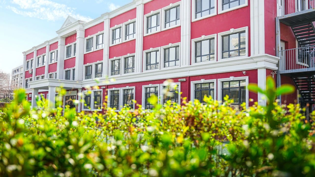 日本留学招生简章I双通道升学体系，助您直通东洋名校！